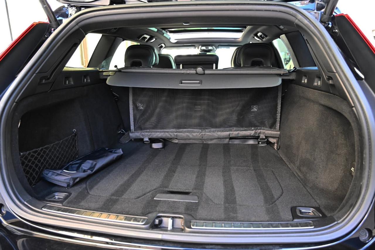 Volvo V60 B4 (d) automatico Plus Bright