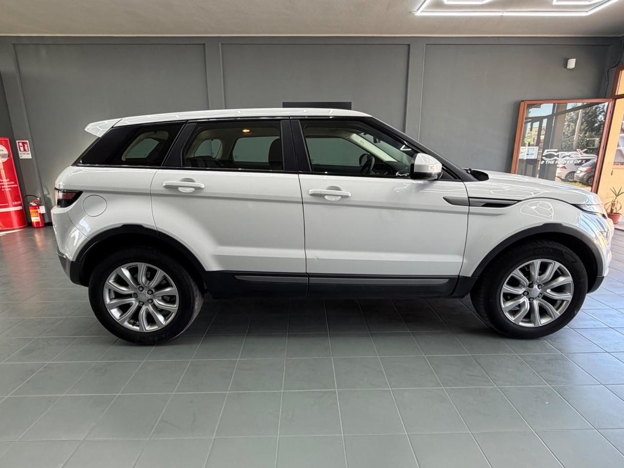 Land Rover Range Evoque 2.2 TD4 5p. British Edition Dynamic