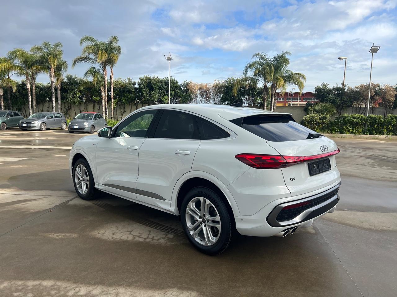 Audi Q5 Spb Sline possibilità noleggio no scoring