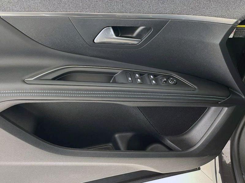 Peugeot 3008 3008 Hybrid4 300 e-EAT8 Allure Pack