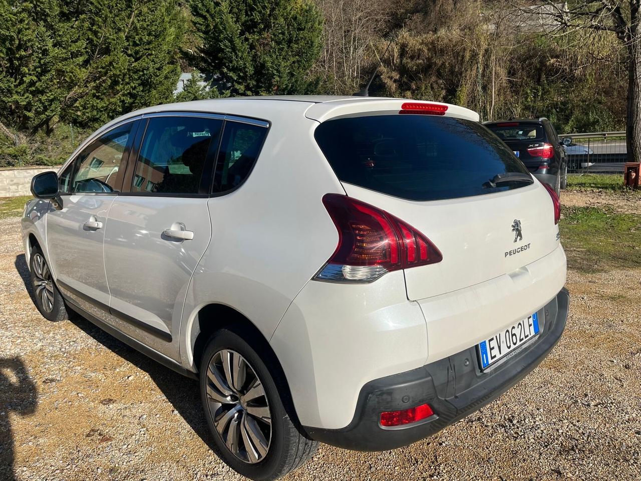 Peugeot 3008 1.6 HDi 115CV Business