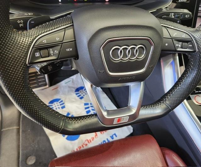 AUDI Q8 SQ8 TDI quattro tiptronic