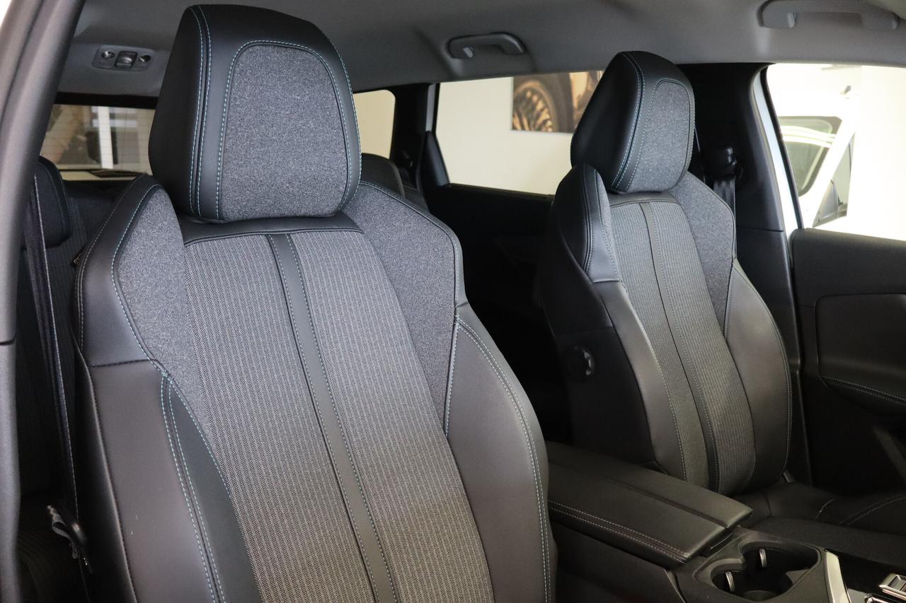 Peugeot 5008 1.5 BLUEHDI 130 CV 7 POSTI ALLURE PACK EAT8 CATENA 8 mm