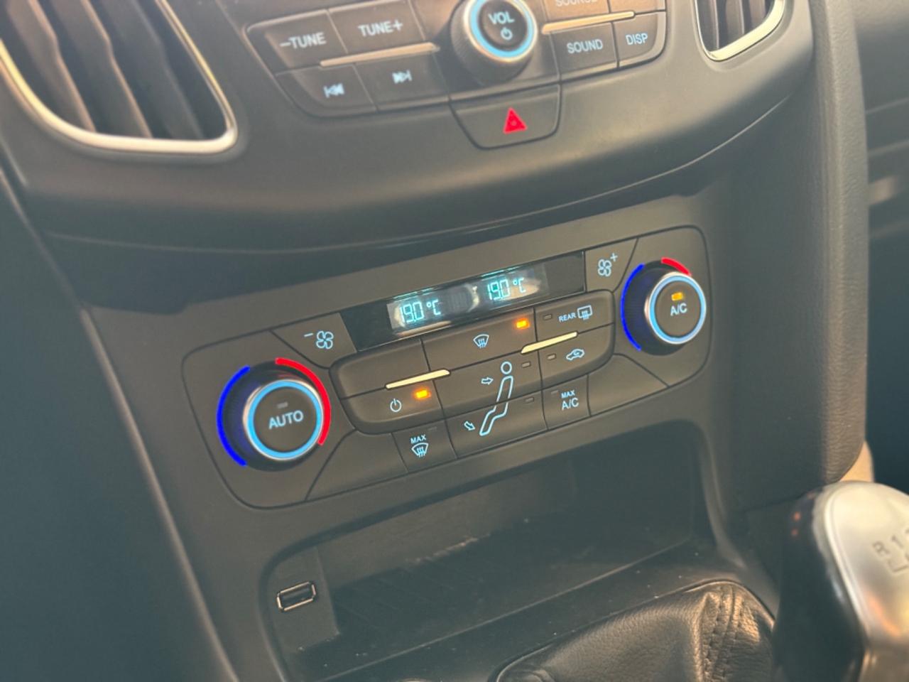 Ford Focus 1.0 EcoBoost 125 CV Start&Stop ST Line Business