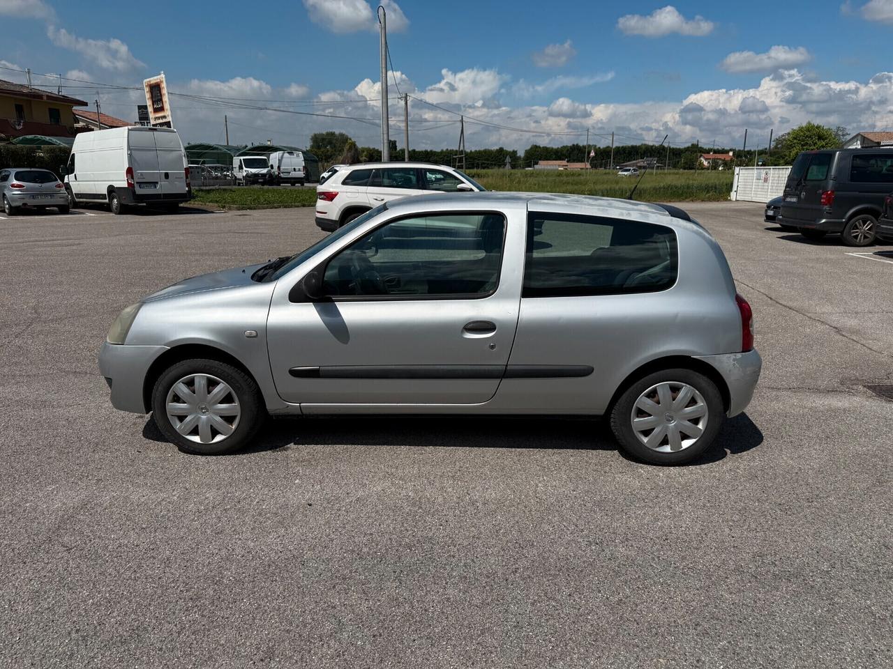 Renault Clio 1.2 16V 3 porte Dynamique