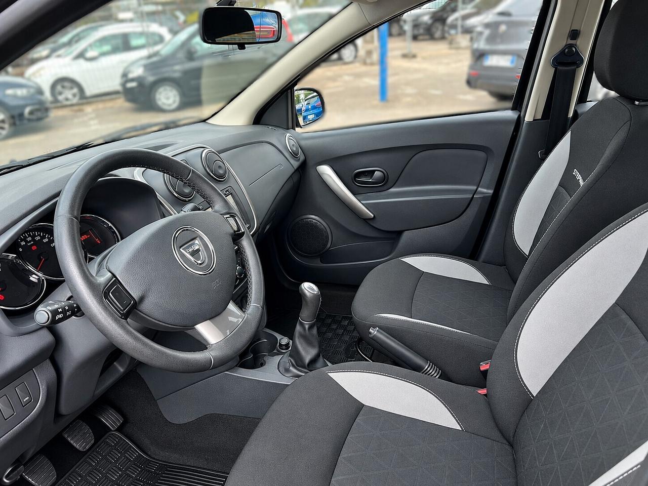 DACIA SANDERO STEPWAY 900 TCe - 2014