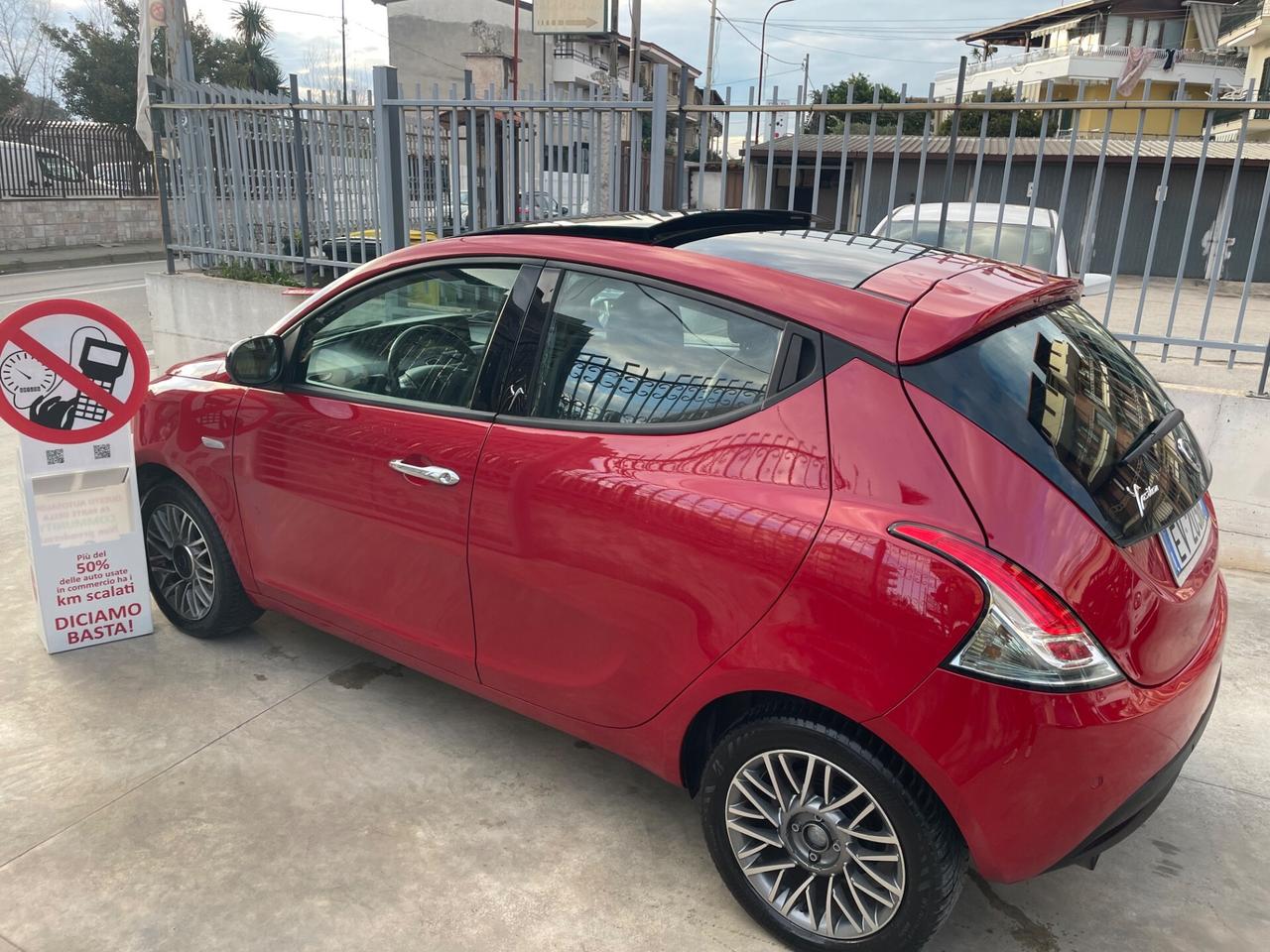 Lancia Ypsilon 0.9 TwinAir 85 CV 5 porte S&S DFN Platinum