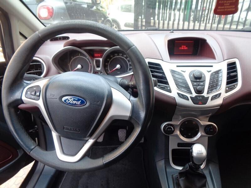 Ford Fiesta 1.4 TDCi 68CV 5 porte Titanium