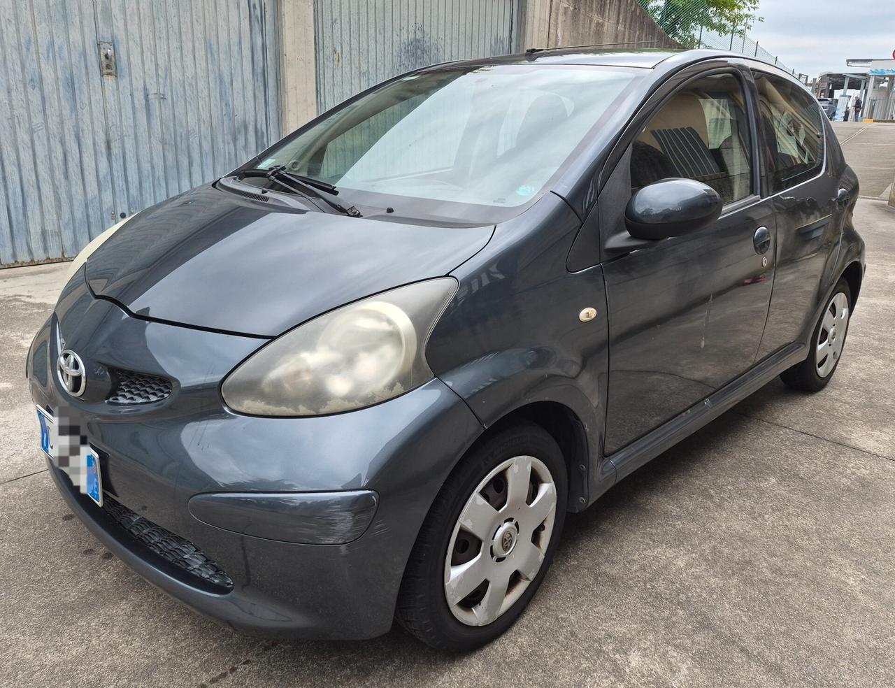 Toyota Aygo 1.0 12V VVT-i 5 porte Sol