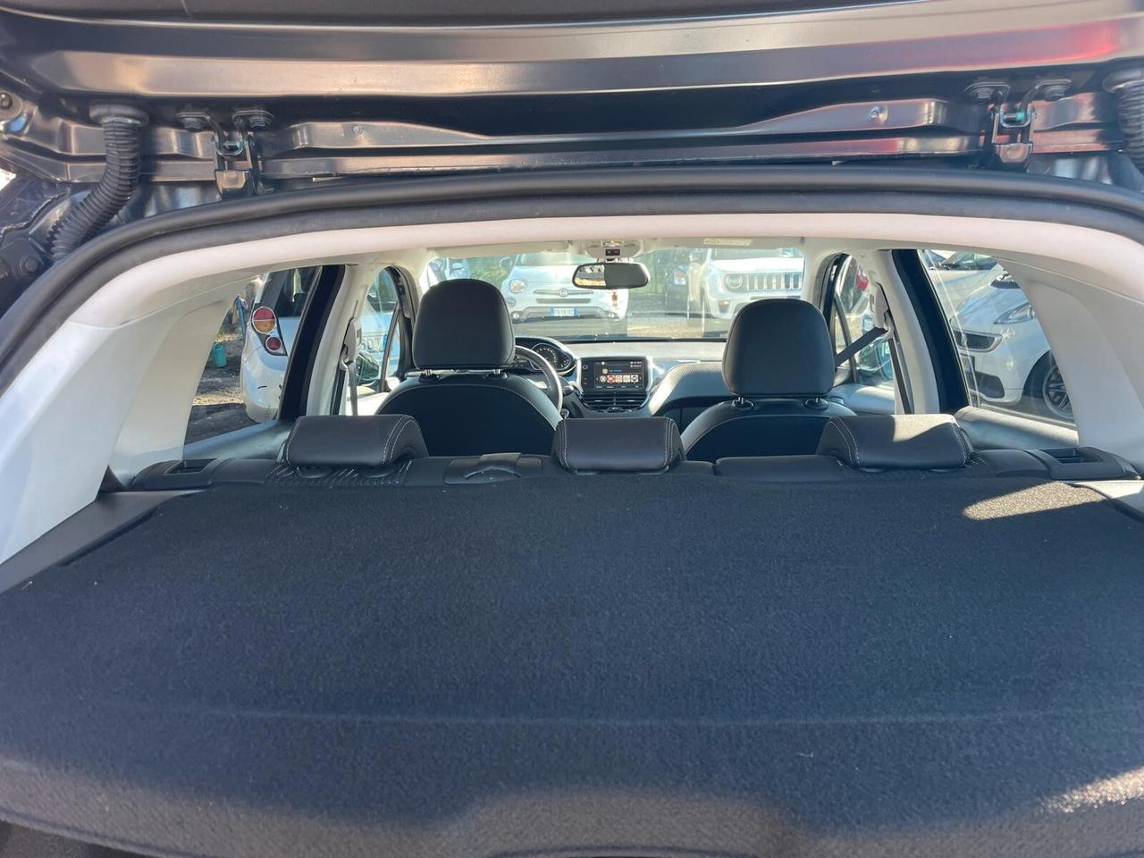 Peugeot 2008 BlueHDi 100 Black Matt