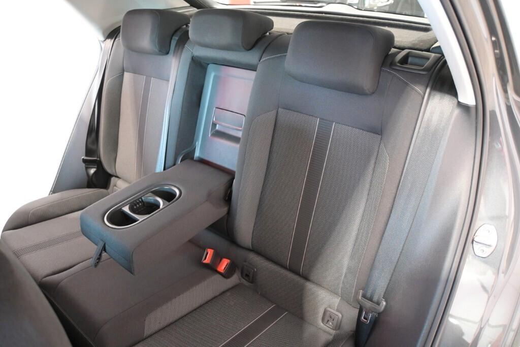 VOLKSWAGEN T-ROC 2.0 TDI 115CV SCR LIFE ( FARI LED - DIGITAL COCKPIT - ADAPTIVE CRUISE - NAVI - APP CONNECT - PARK ASSIST - TETTO BICOLORE )