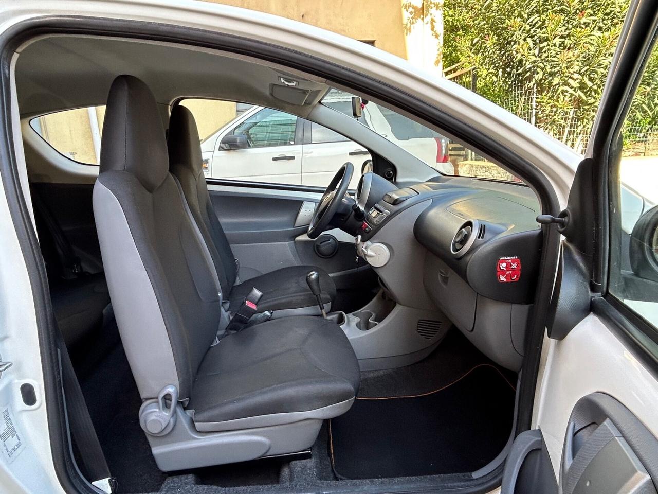 Toyota Aygo 1.0 BENZ . IDEALE PER NEO PATENTATI