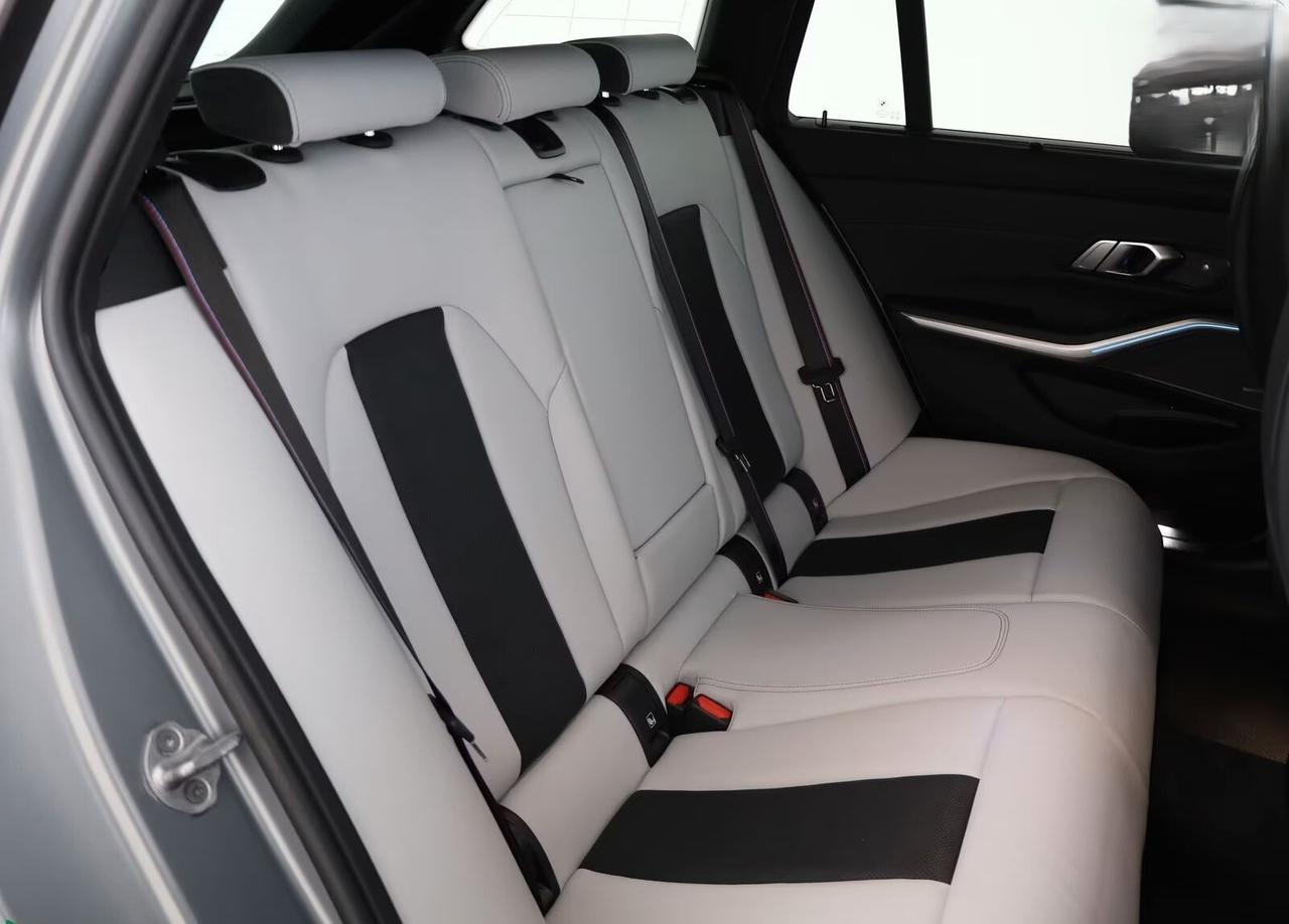 Bmw M3 Touring Competition M xDrive/FARI LASER/PACCHETTO CARBONIO/KARMAN KARDON/