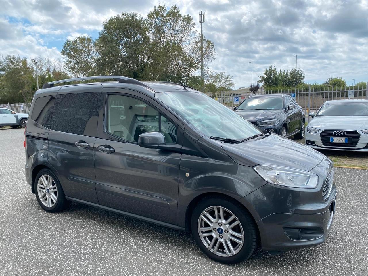 Ford Tourneo Connect 1.5 TDCi 120 CV Titanium