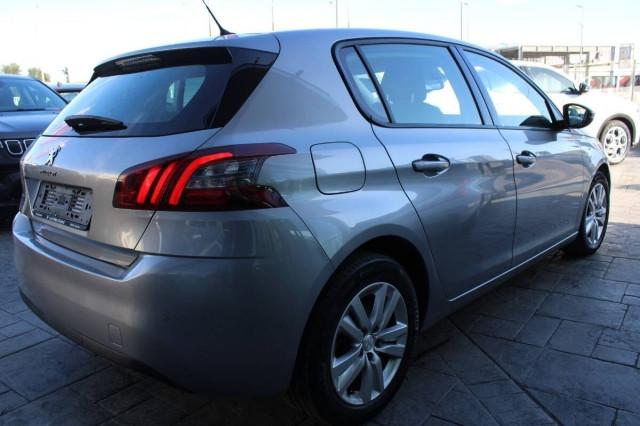 Peugeot 308 1.2 Active s&s 130cv con Navigatore