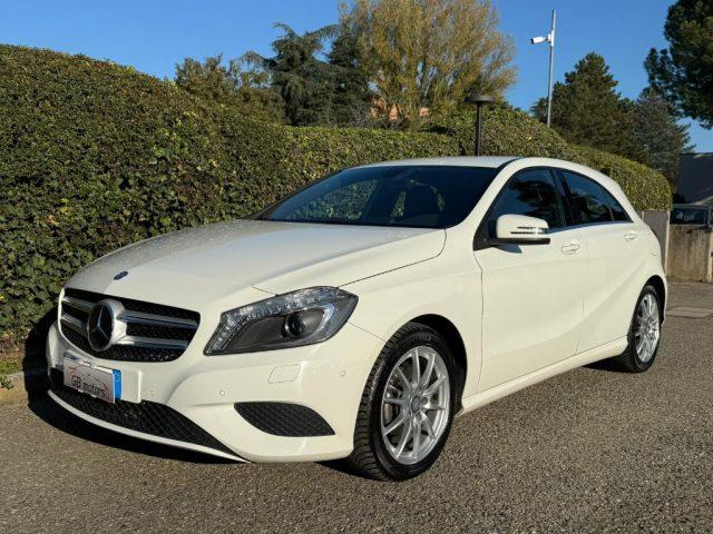 MERCEDES-BENZ A 180 CDI Automatic Premium NAVI - XENO - PDC - 17