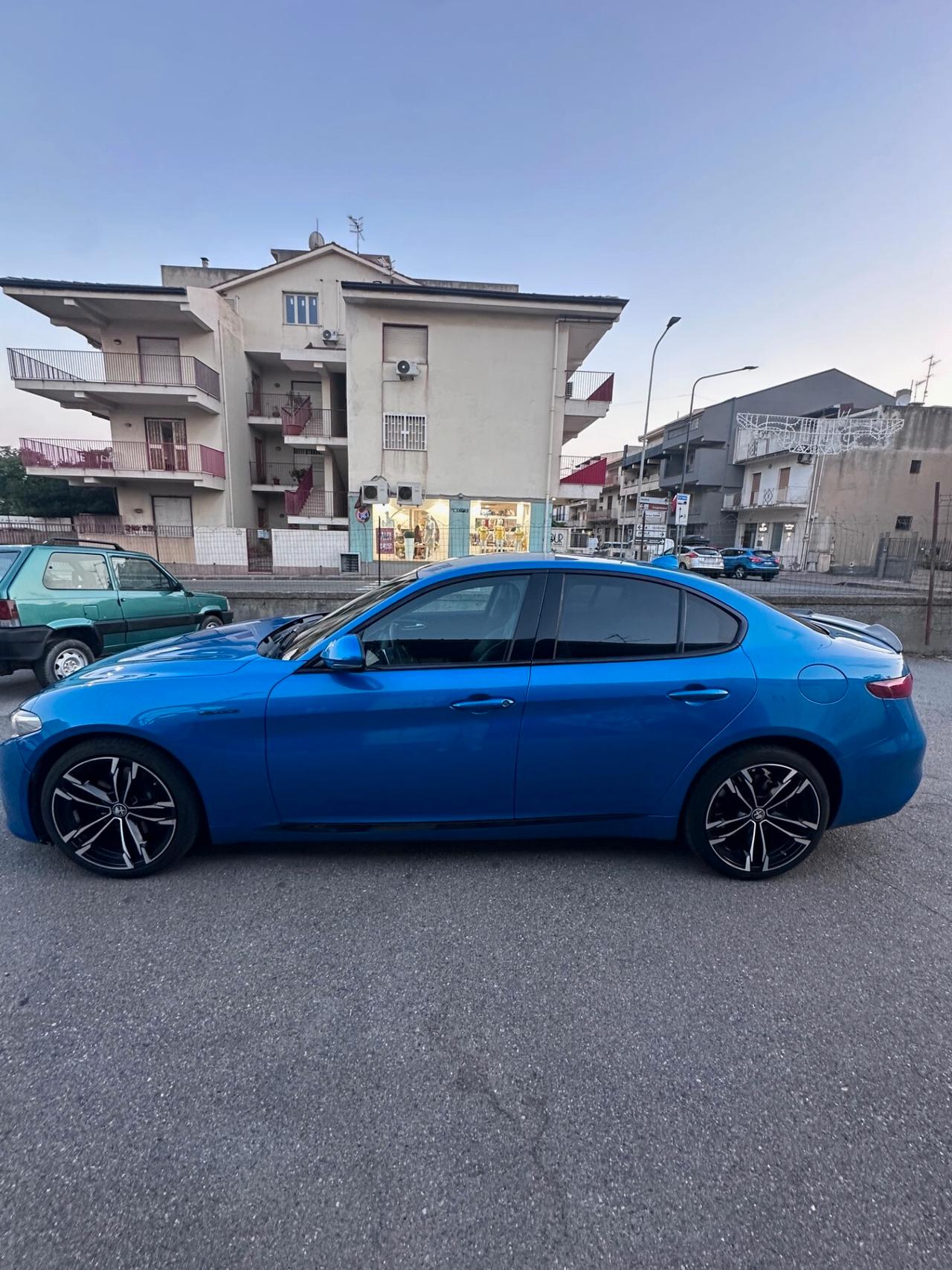Alfa Romeo Giulia 2.2 Turbodiesel 210 CV AT8 AWD Q4 Veloce