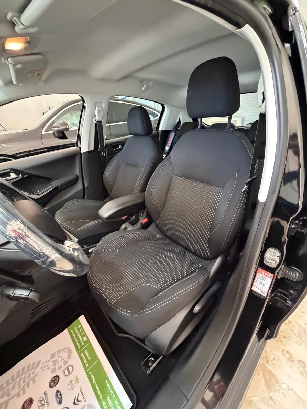 Peugeot 208 PureTech 82 5 porte Access