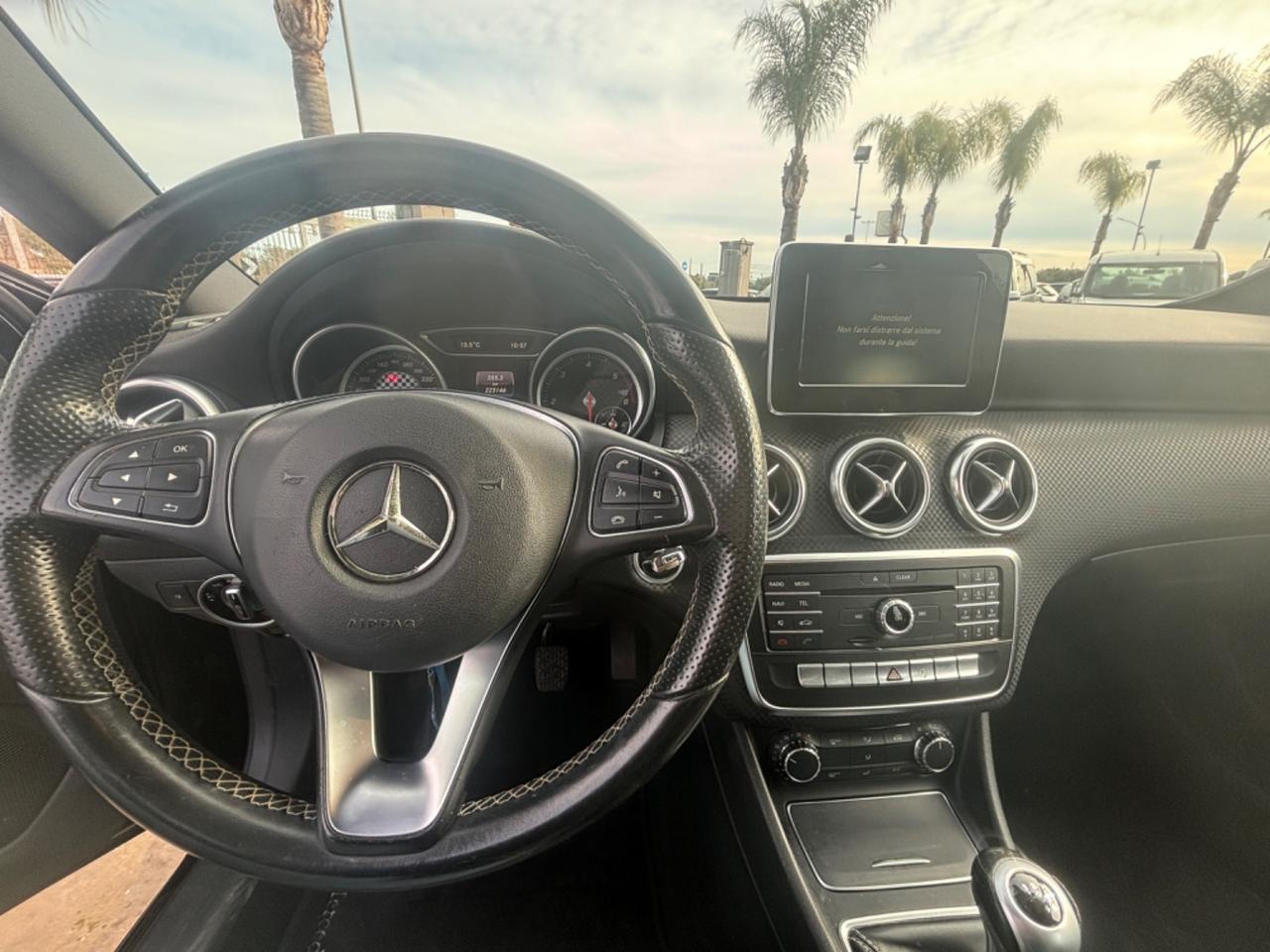 Mercedes-benz A 180 d Premium 2016