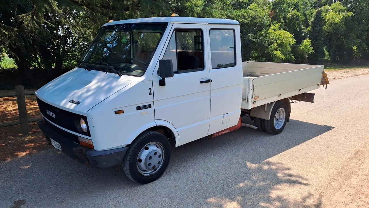 Iveco 7 posti solo 80.000 Km cassone 3,2 m