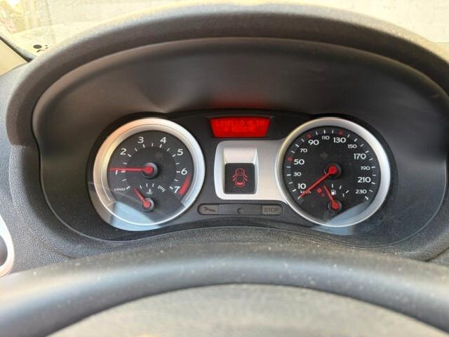 Renault Clio 1.2 16V 5 porte Confort NEOPATENTATI