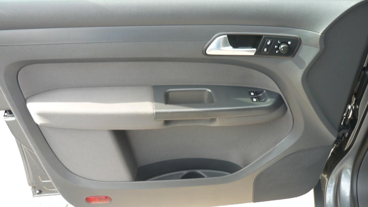 Volkswagen Caddy 20TDI 140CV DSG 4p. Maxi x trasporto disabile pianale ribassato con pedana