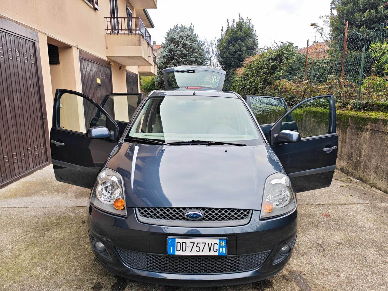Ford Fiesta 1.2 BENZINA 75cv / 38.100km / Unipro