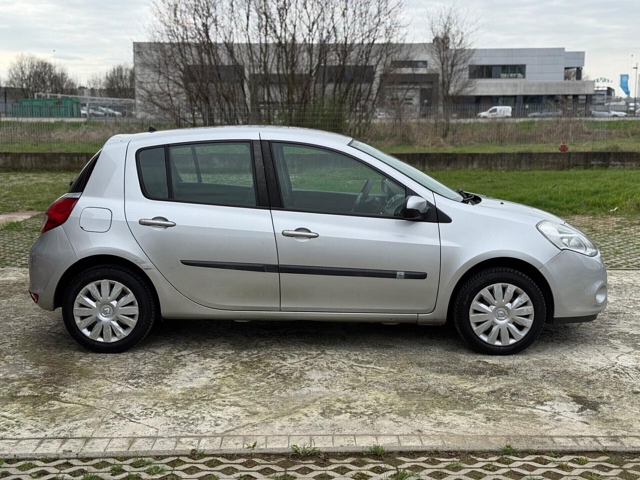 Renault Clio 1.2 16V 5 porte Luxe