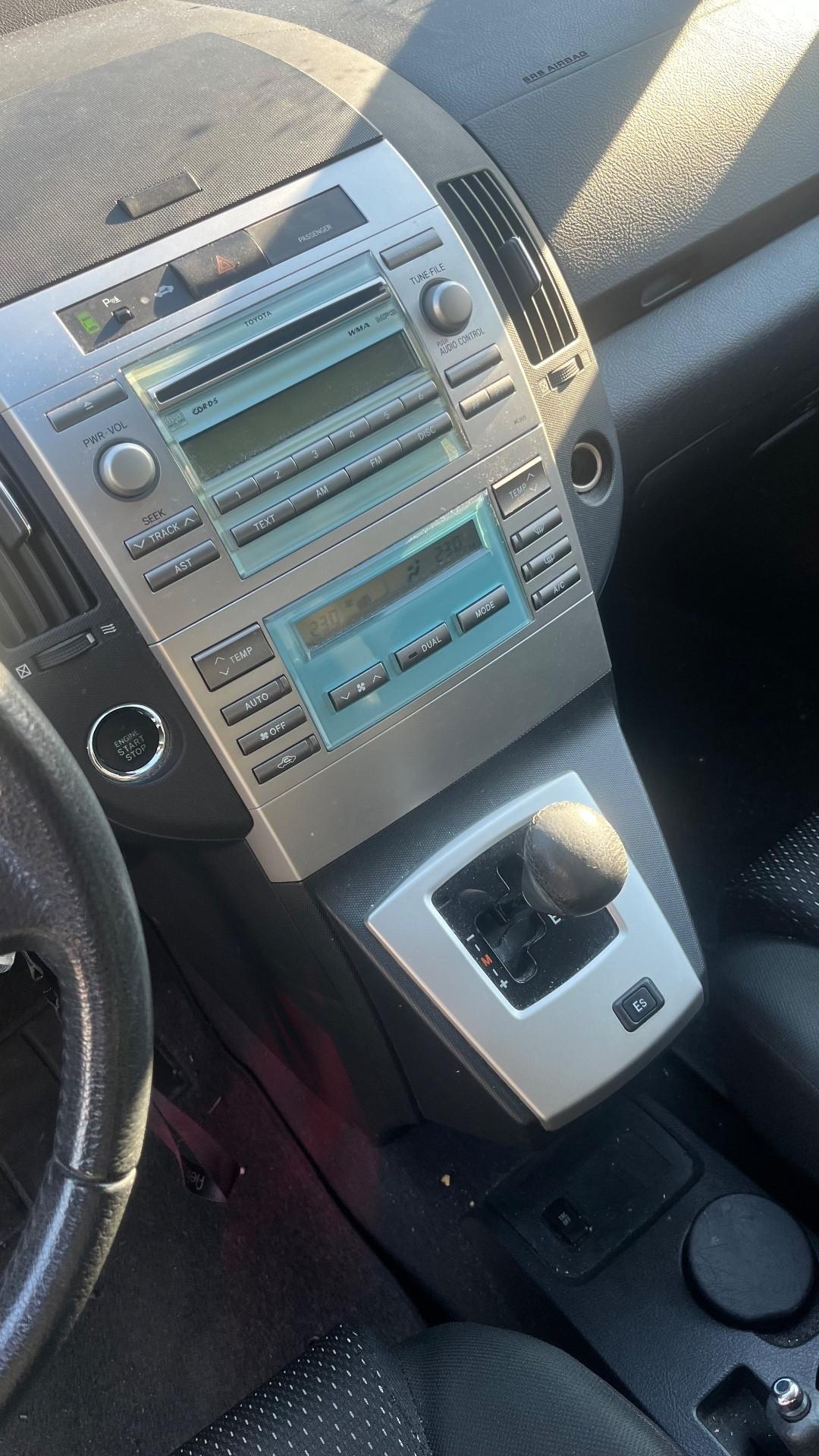 Toyota Corolla Verso 1.8 16V MMT MY'08 7pti