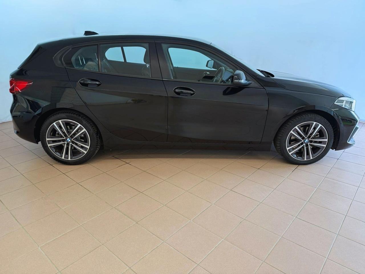 Bmw 118 118d 5p. Business Advantage