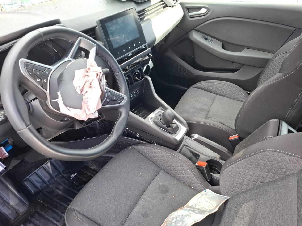 RENAULT CLIO INTENS IBRIDA 2023 SINISTRATA