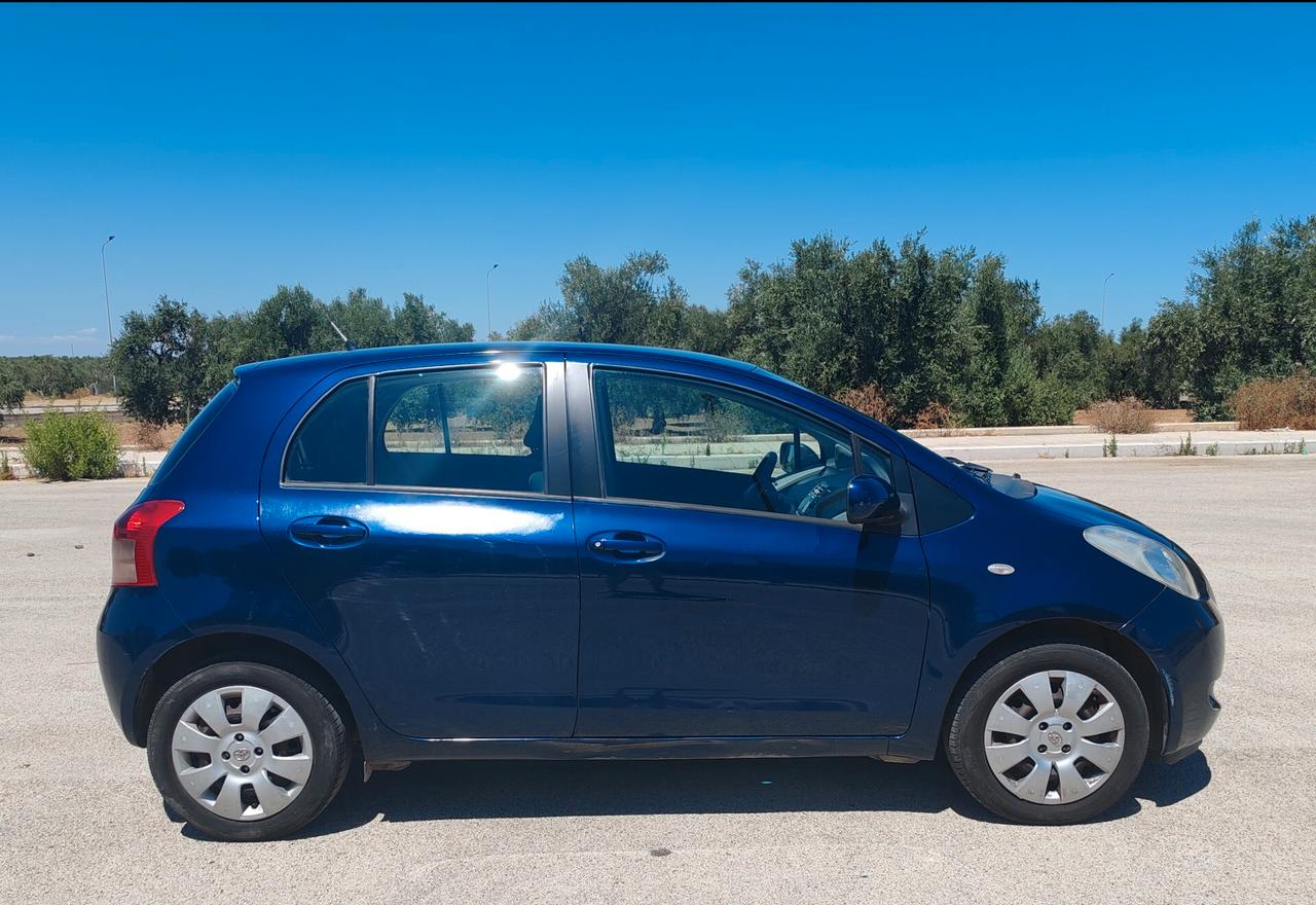 Toyota Yaris 1.0 5 porte Sol. Neopatentati