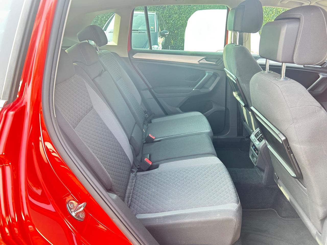 Volkswagen Tiguan 2.0 TDI SCR DSG 4MOTION Business BMT