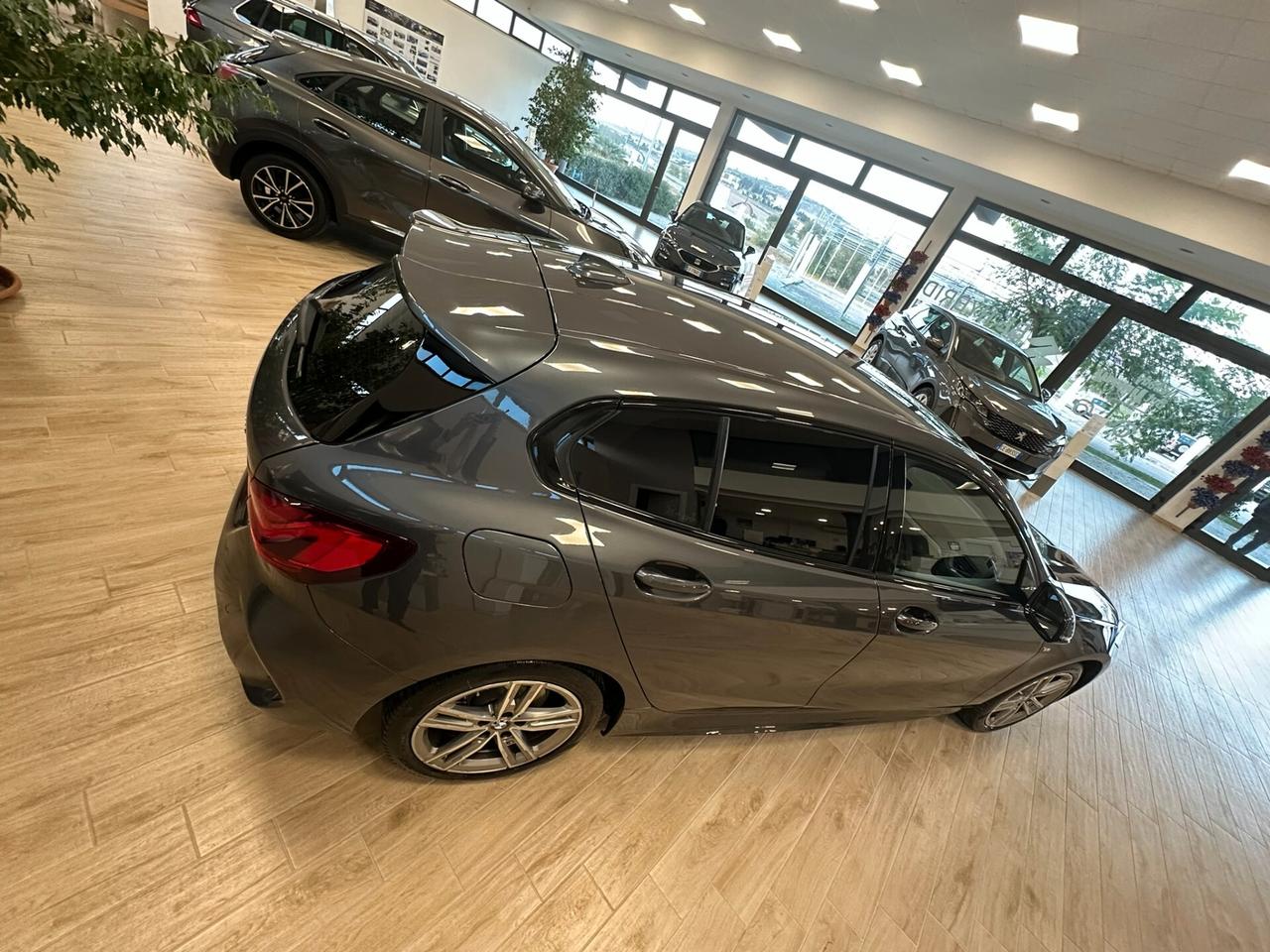 Bmw 118 118d 5p. Msport