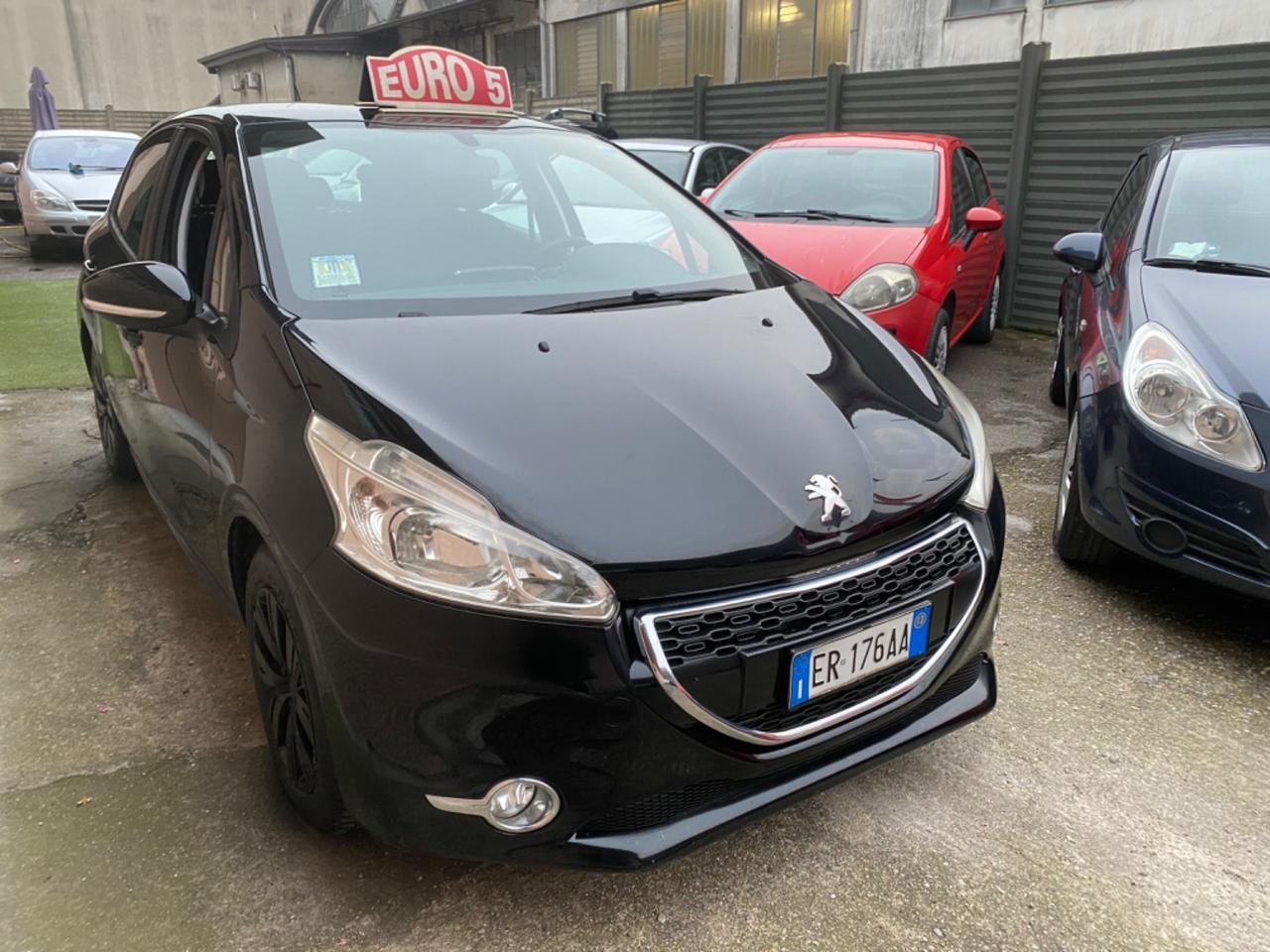 Peugeot 208 1.4 HDi 68 CV neopatentati