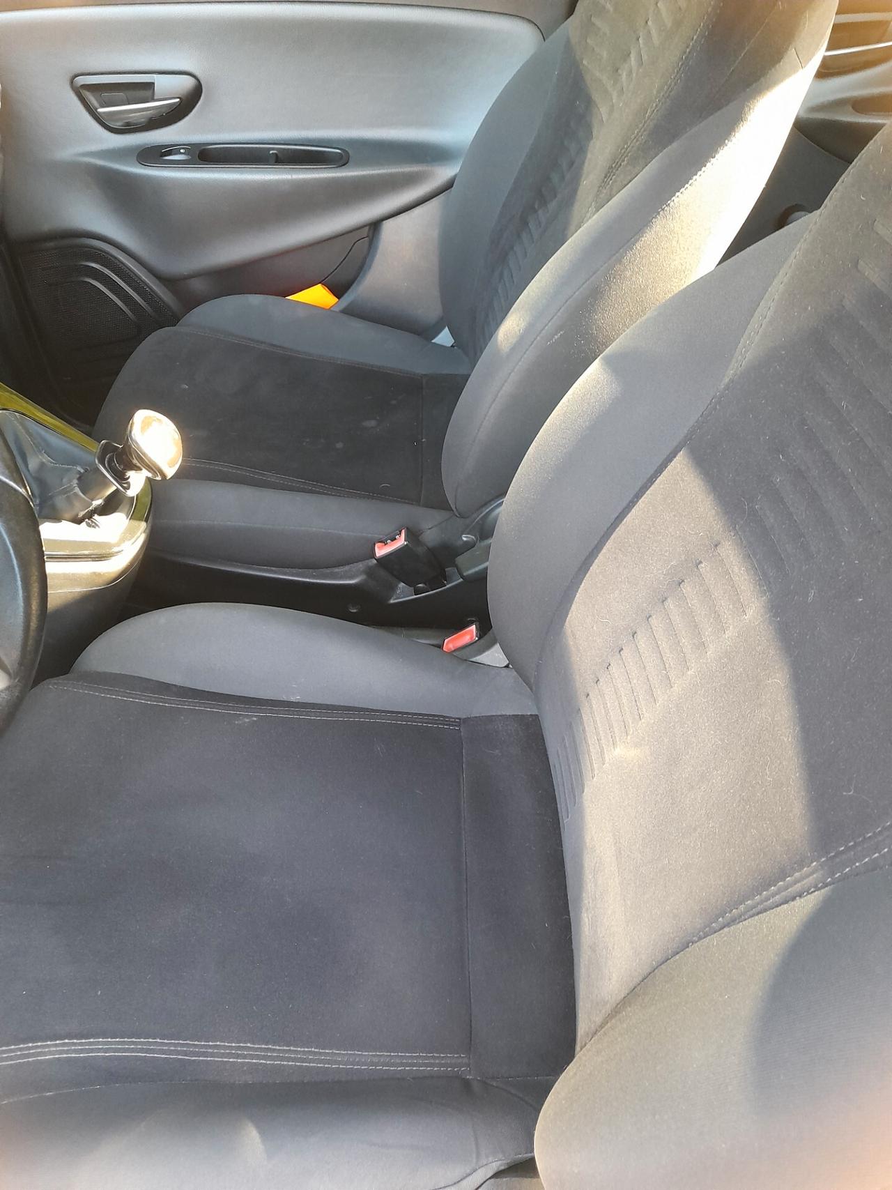 Lancia Ypsilon 0.9 TwinAir 85 CV 5 porte Metano
