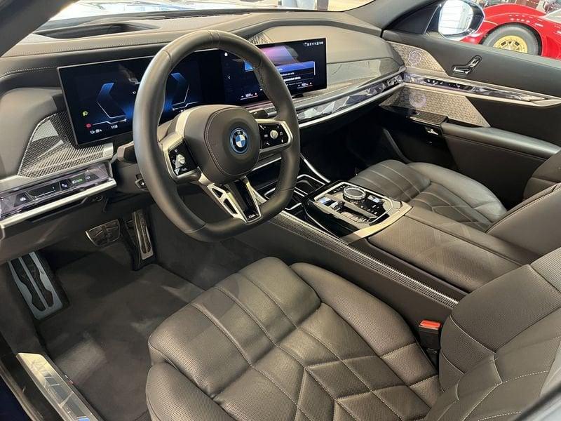 BMW Serie 7 G70 i7 xdrive60 MSport