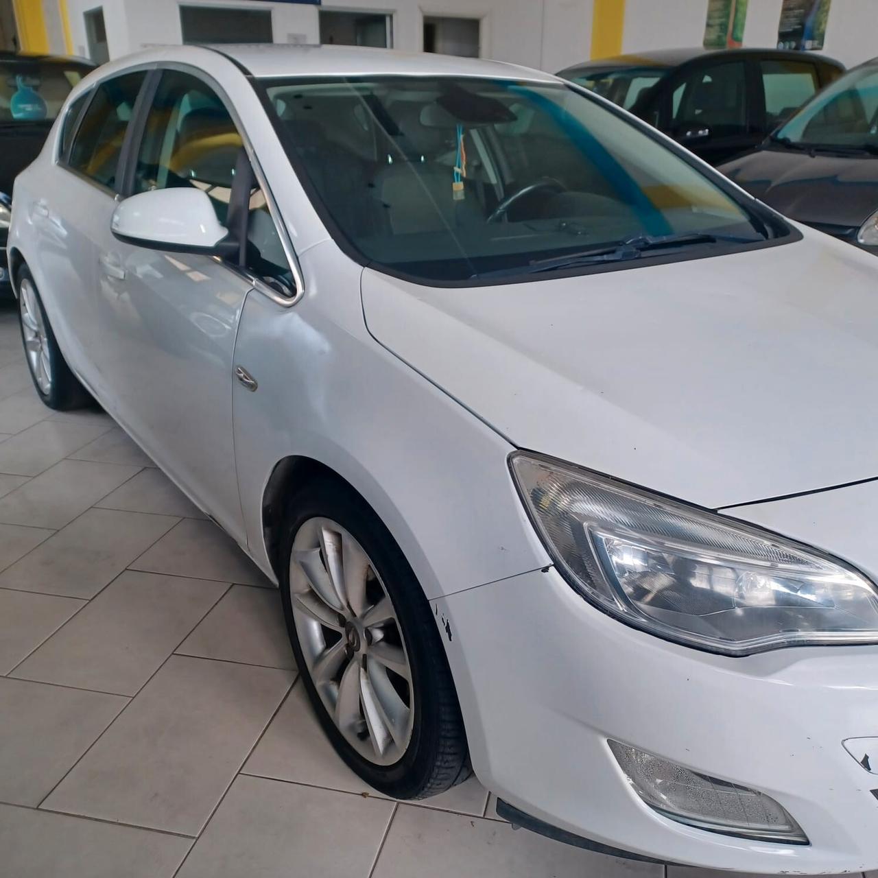 FULL OPTIONAL NEOPATENTATI ASTRA 1.7 TDI