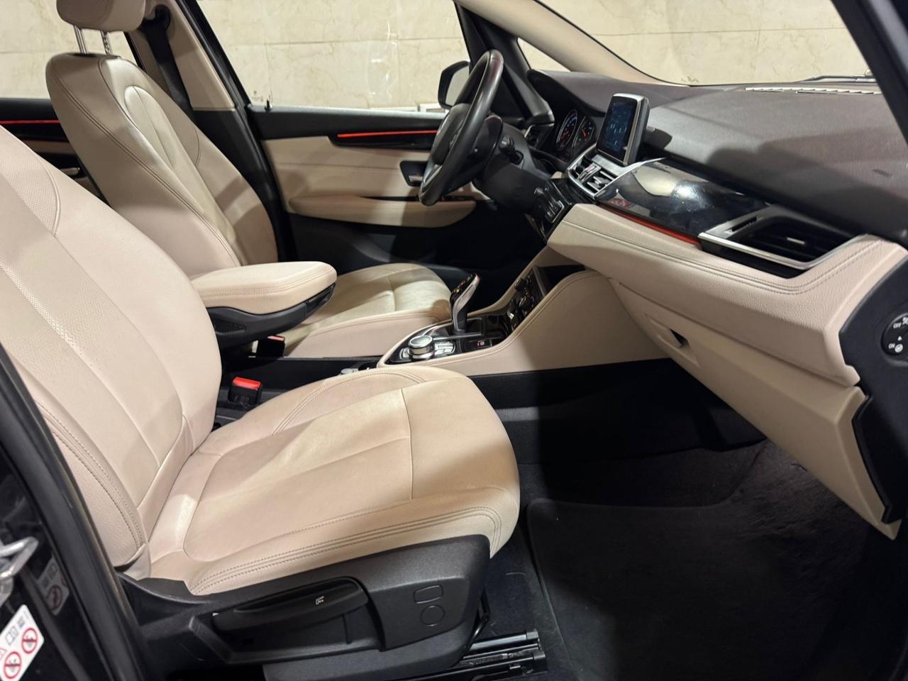 Bmw 2er Active Tourer 218d Active Tourer Luxury