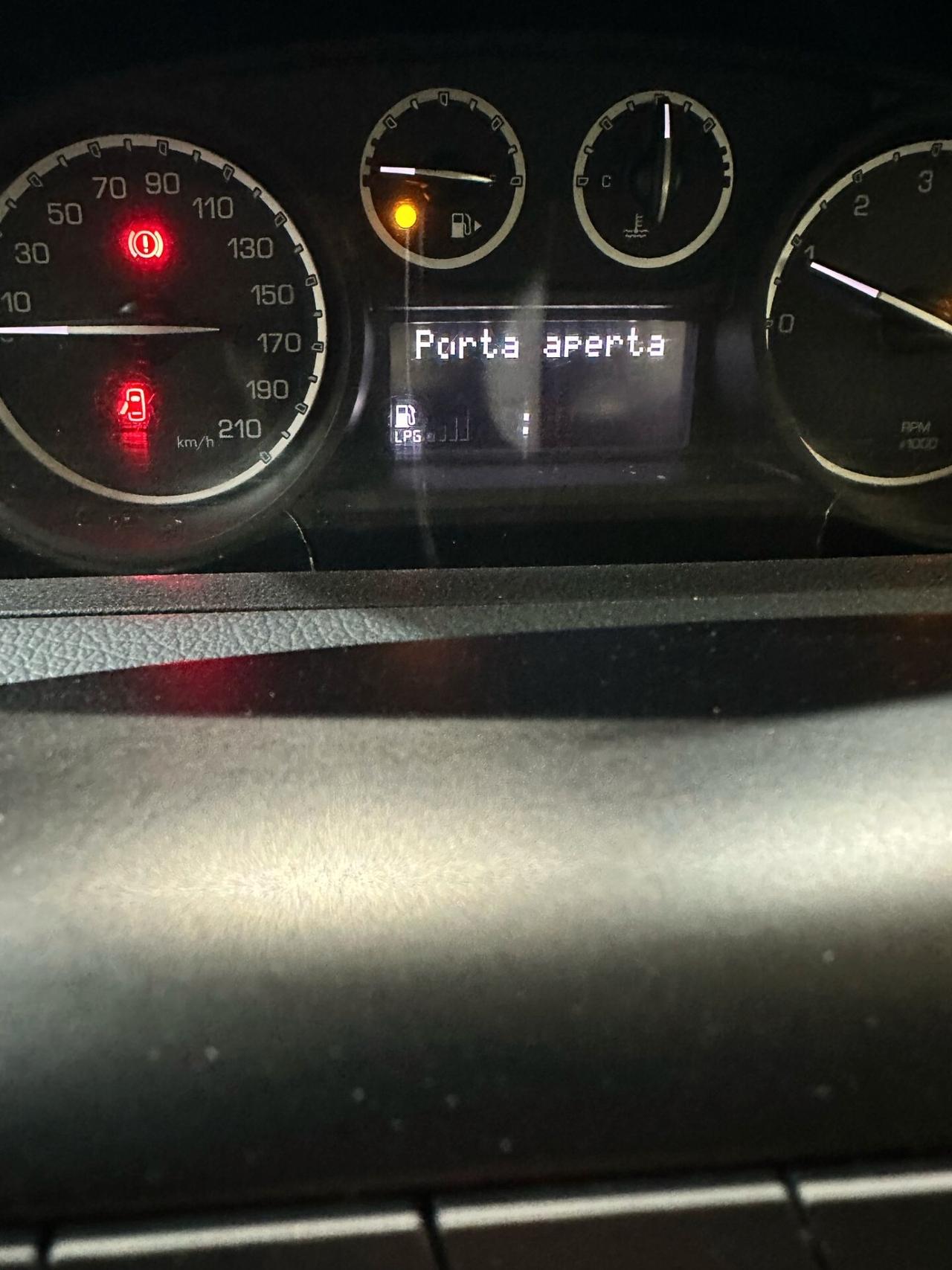 Lancia Ypsilon 1.2 69 CV 5 porte GPL Ecochic Silver