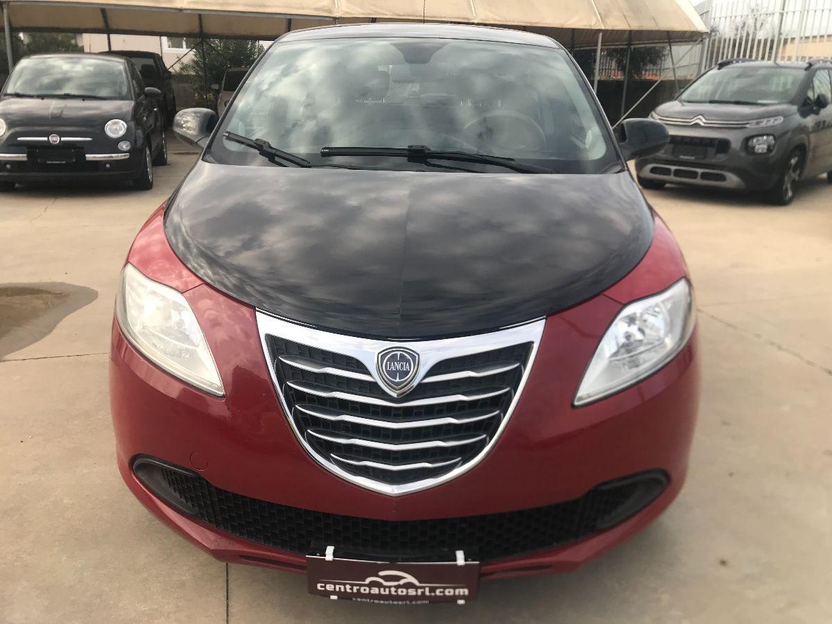 LANCIA Ypsilon 1.2 69 CV 5 porte S&S Black&Red