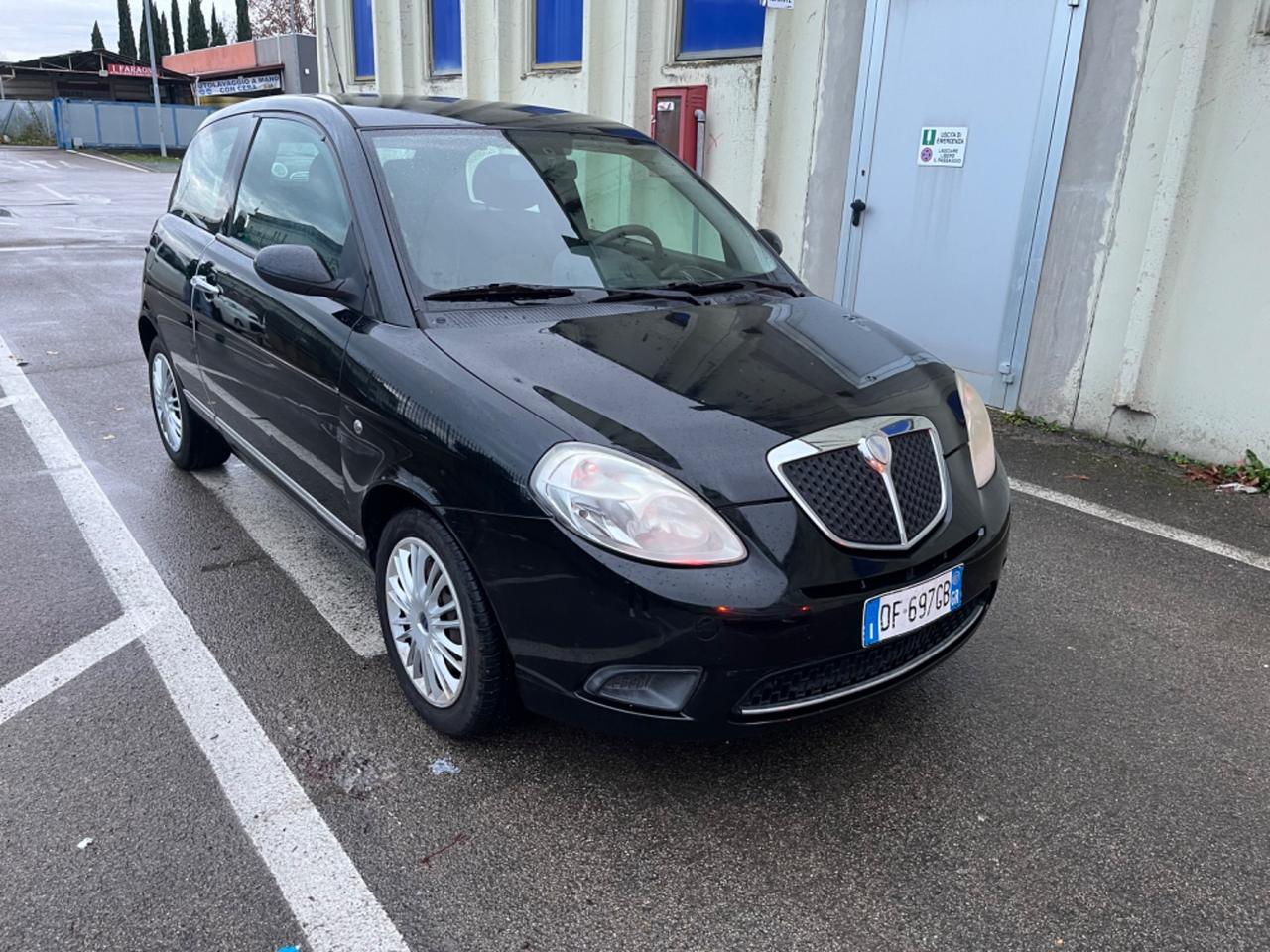 Lancia Ypsilon 1.2 benzina 2007 145.000 km neopatentati