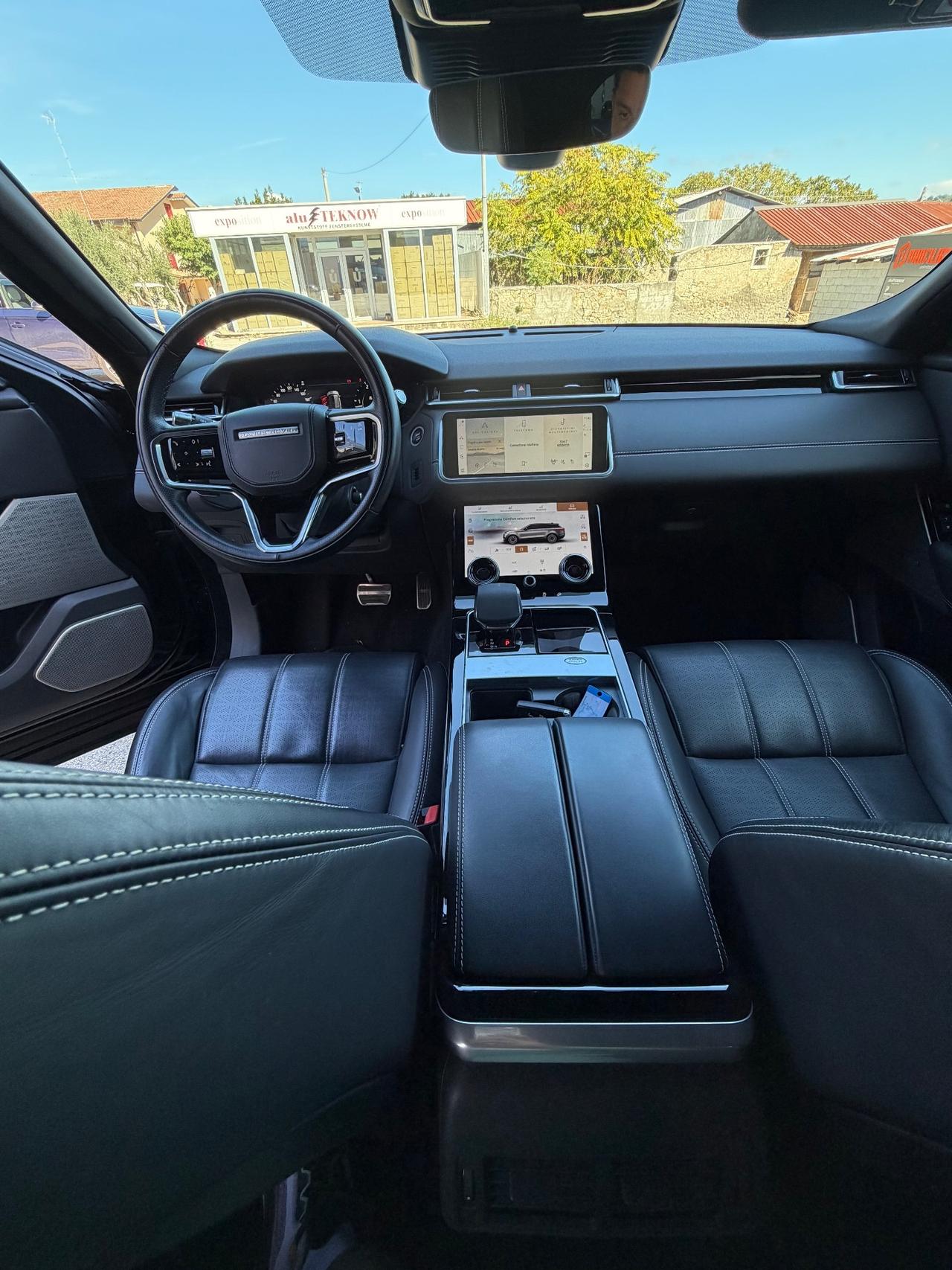 Land Rover Range Velar Total black