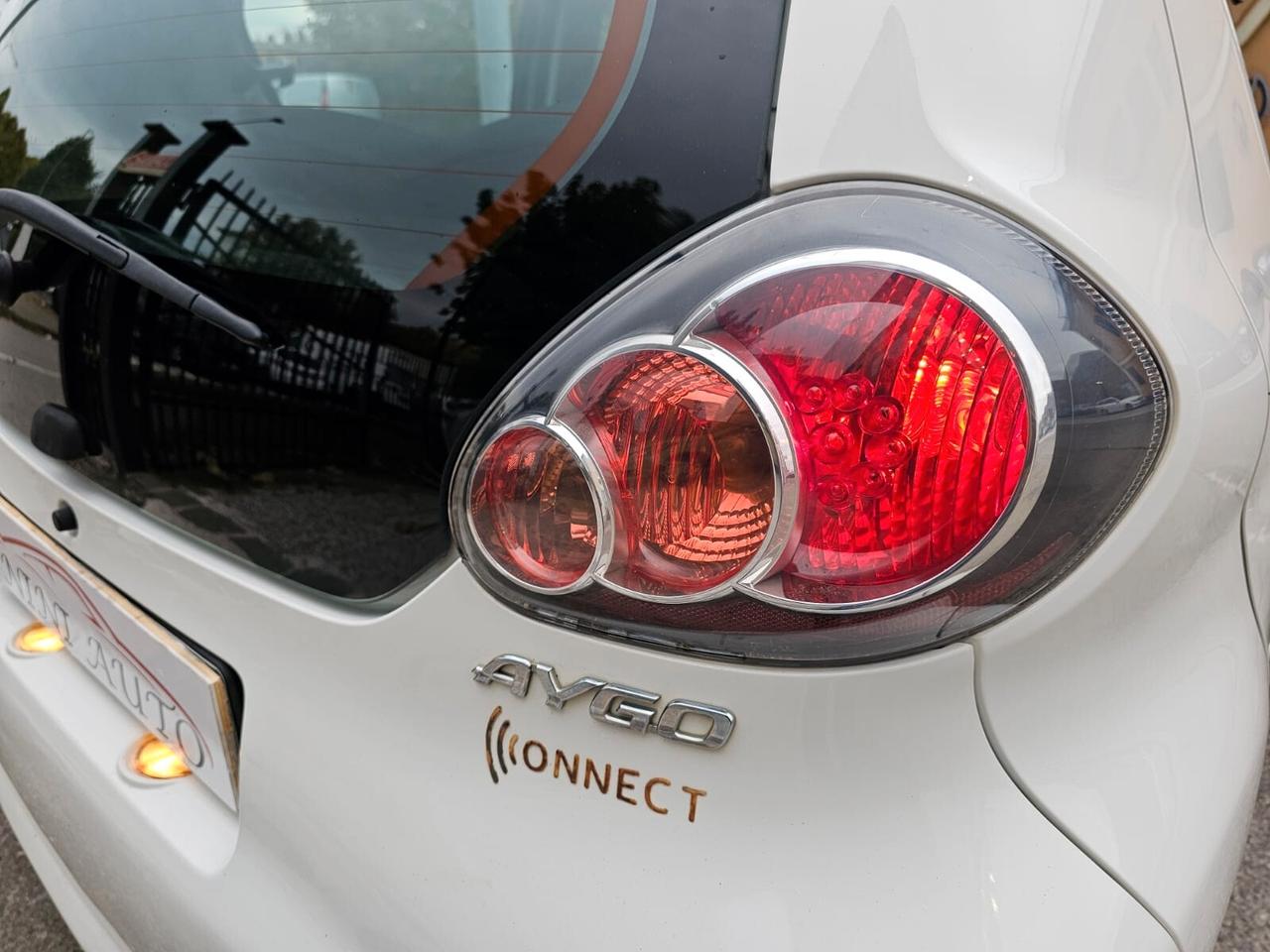 Toyota Aygo 1.0 68cv Now Connect*Clima*Navi*Cerchi*Neopatentati