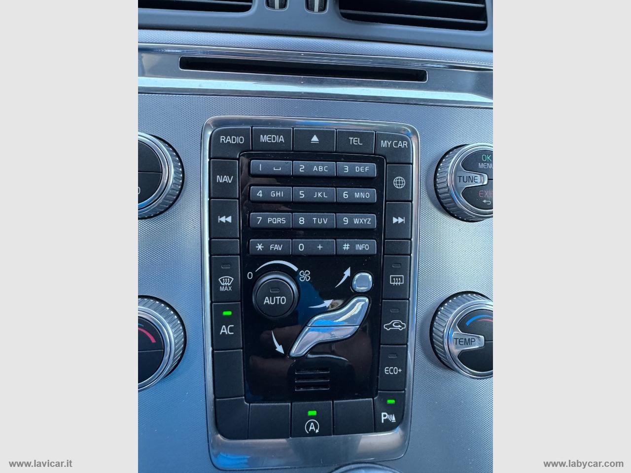 VOLVO XC60 D4 AWD Geartronic Inscription