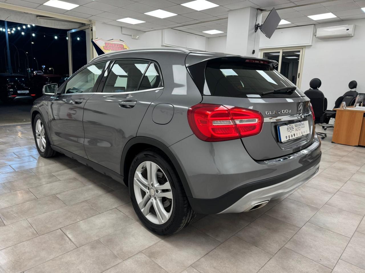 MERCEDES-BENZ GLA 200 D AUTOMATC PREMIUM