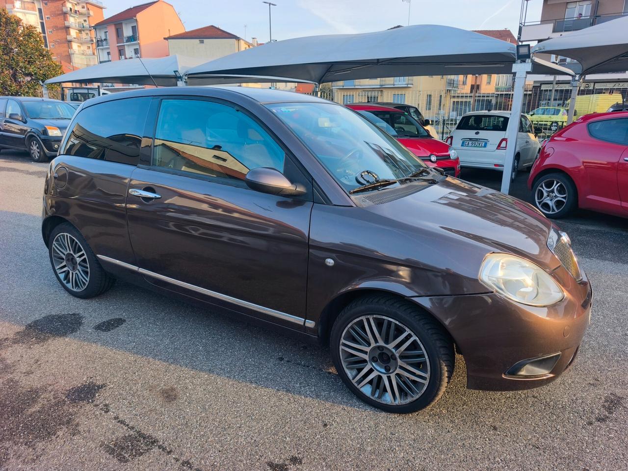 Lancia Ypsilon 1.4 Platino Ecochic GPL