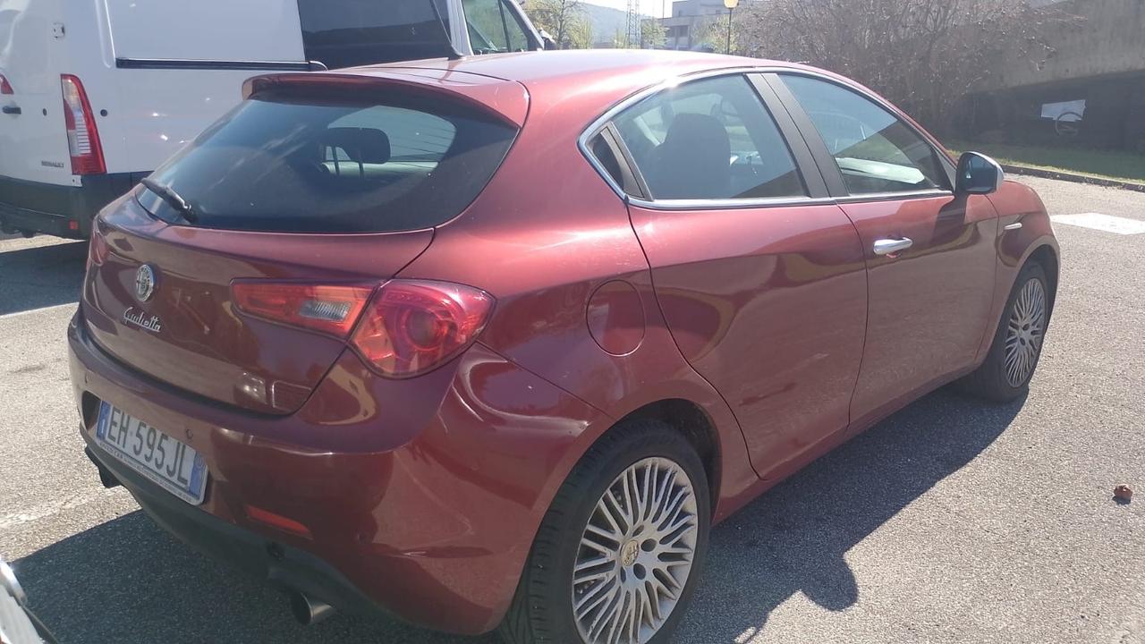 Alfa Romeo Giulietta 2.0 JTDm-2 - 2011