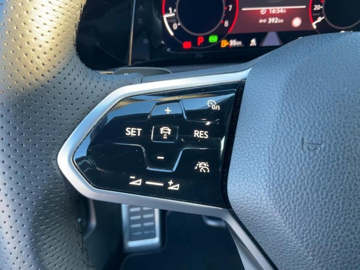 Volkswagen Golf GTI 18" SENS PARK DOPPI CRUISE ADATTIVO RETROCAMERA GUIDA DI 2°LIVELLO IN ARRIVO OPZIONABILE