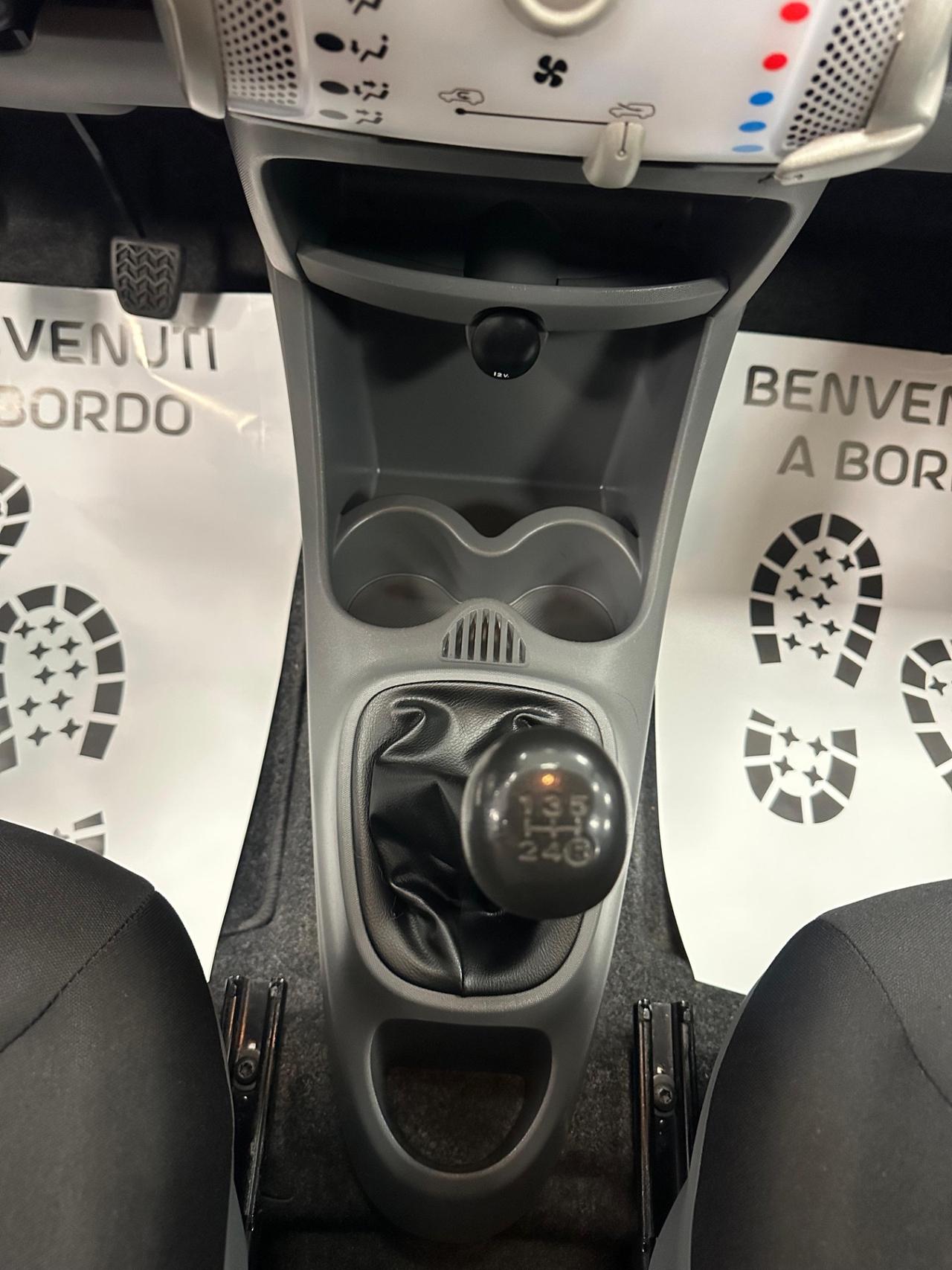 Toyota Aygo 1.0 12V VVT-i 5 porte Deep Ocean Connect